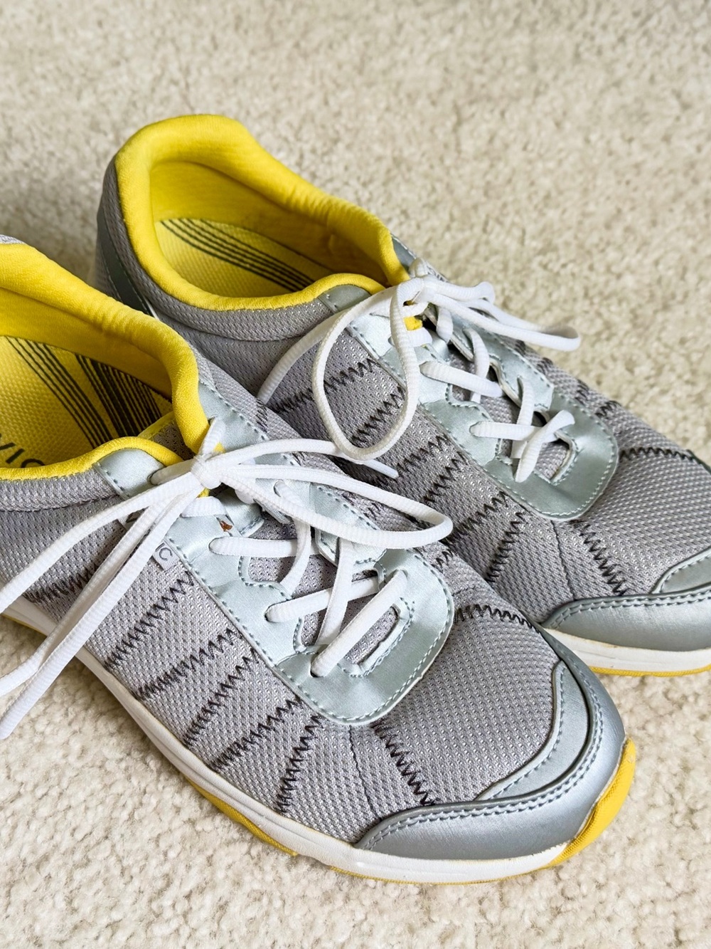 Vionic Sneakers 335 Alliance Womens Gray Yellow Walking Size 8.5 Shoes
